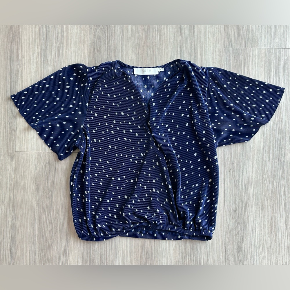 ASTR the label blue polka dot top